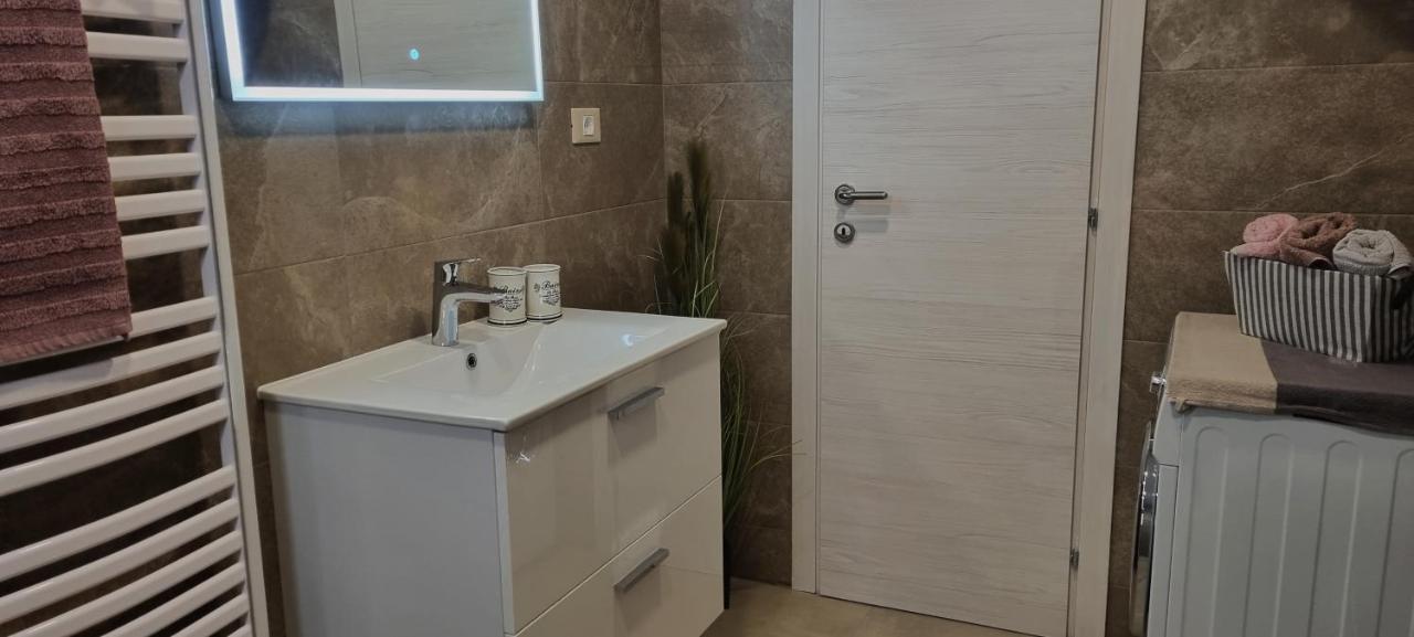 N&G Apartments 로비니 외부 사진
